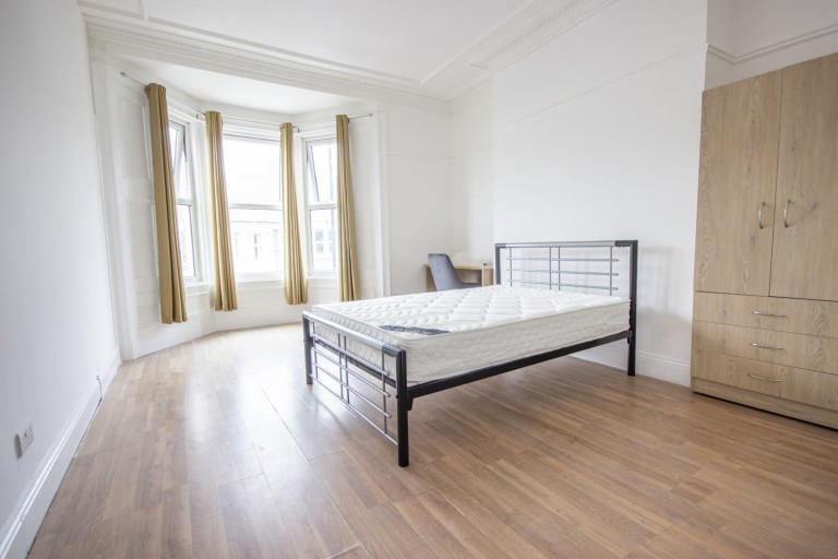 View Full Details for Room 3, Brighton Grove, Newcastle upon Tyne, Tyne and Wear, NE4