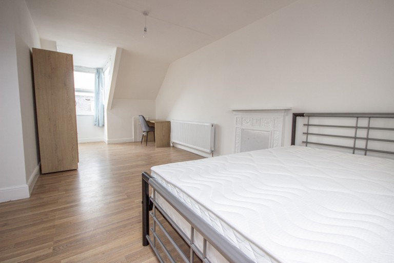 View Full Details for Room 7, Brighton Grove, Newcastle upon Tyne, Tyne and Wear, NE4